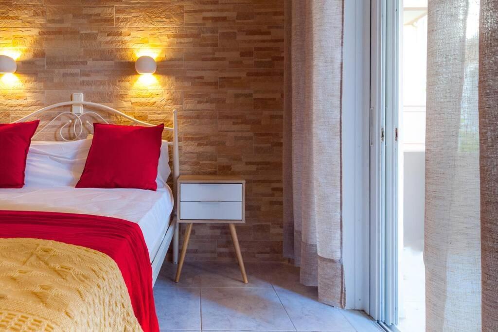 Jenny'S Flat Near The Sea Apartment Galatas  Bagian luar foto