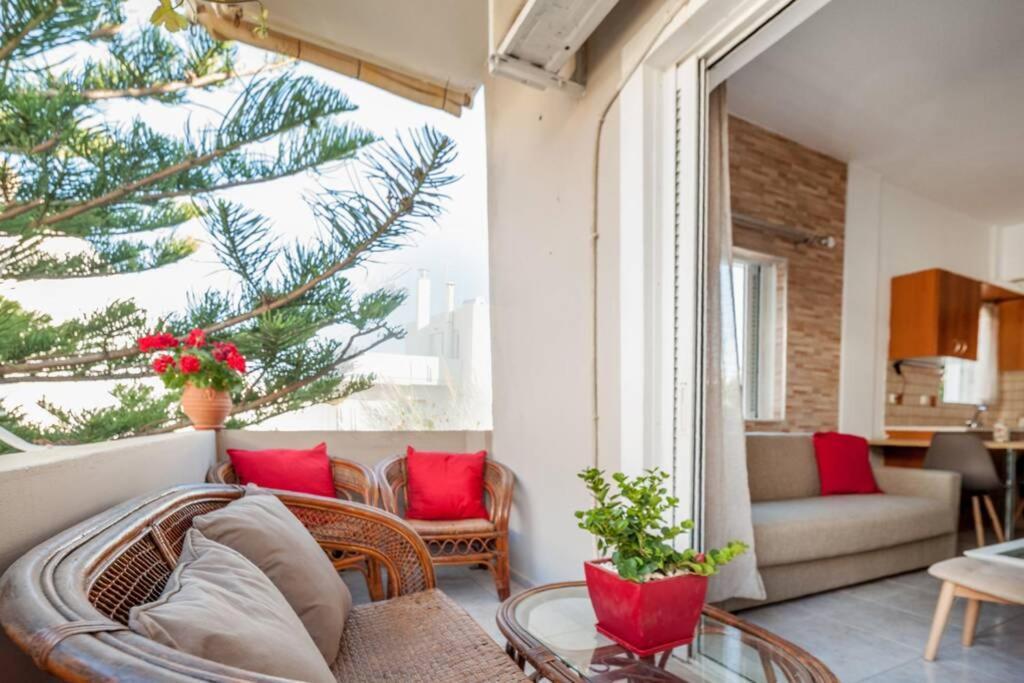 Jenny'S Flat Near The Sea Apartment Galatas  Bagian luar foto