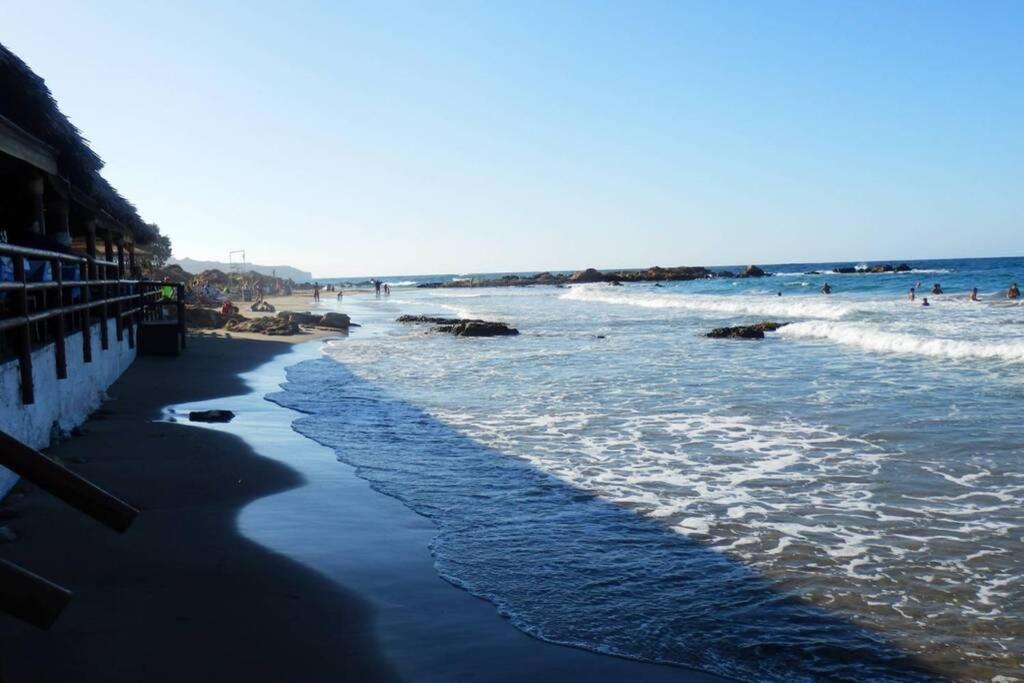 Jenny'S Flat Near The Sea Apartment Galatas  Bagian luar foto