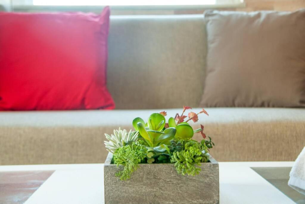 Jenny'S Flat Near The Sea Apartment Galatas  Bagian luar foto