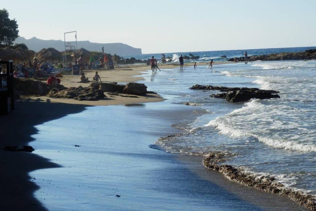 Jenny'S Flat Near The Sea Apartment Galatas  Bagian luar foto
